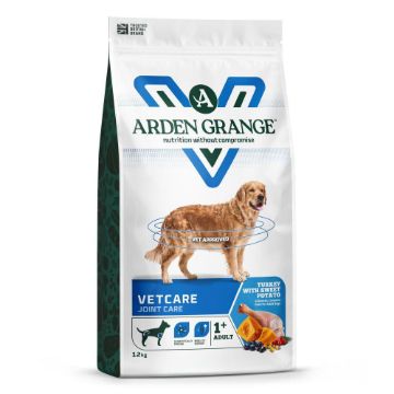 A 5 kg bag of Arden Grange Vetcare Joint Care dog food, featuring a golden retriever on the front of a white and blue bag.